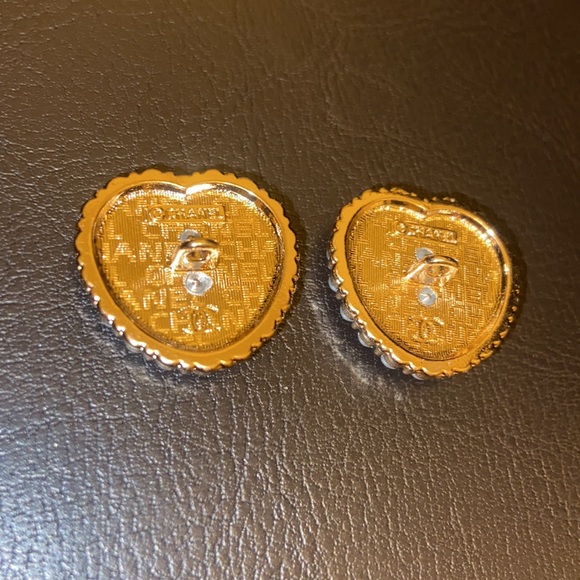 White Heart Mini Pearl Button set of 2 - Picture 3 of 5